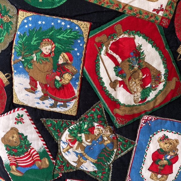 Handmade Foldable Christmas blanket/pillow with dual purpose - Picture 11 of 12